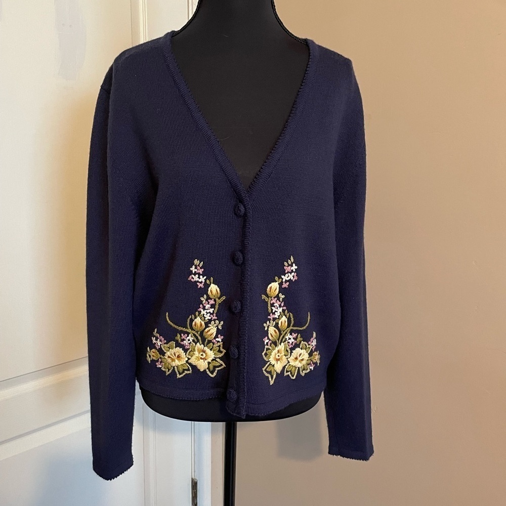 Vintage Susan Bristol Blue Size M Floral Embroidered Cardigan Sweater Cottage
